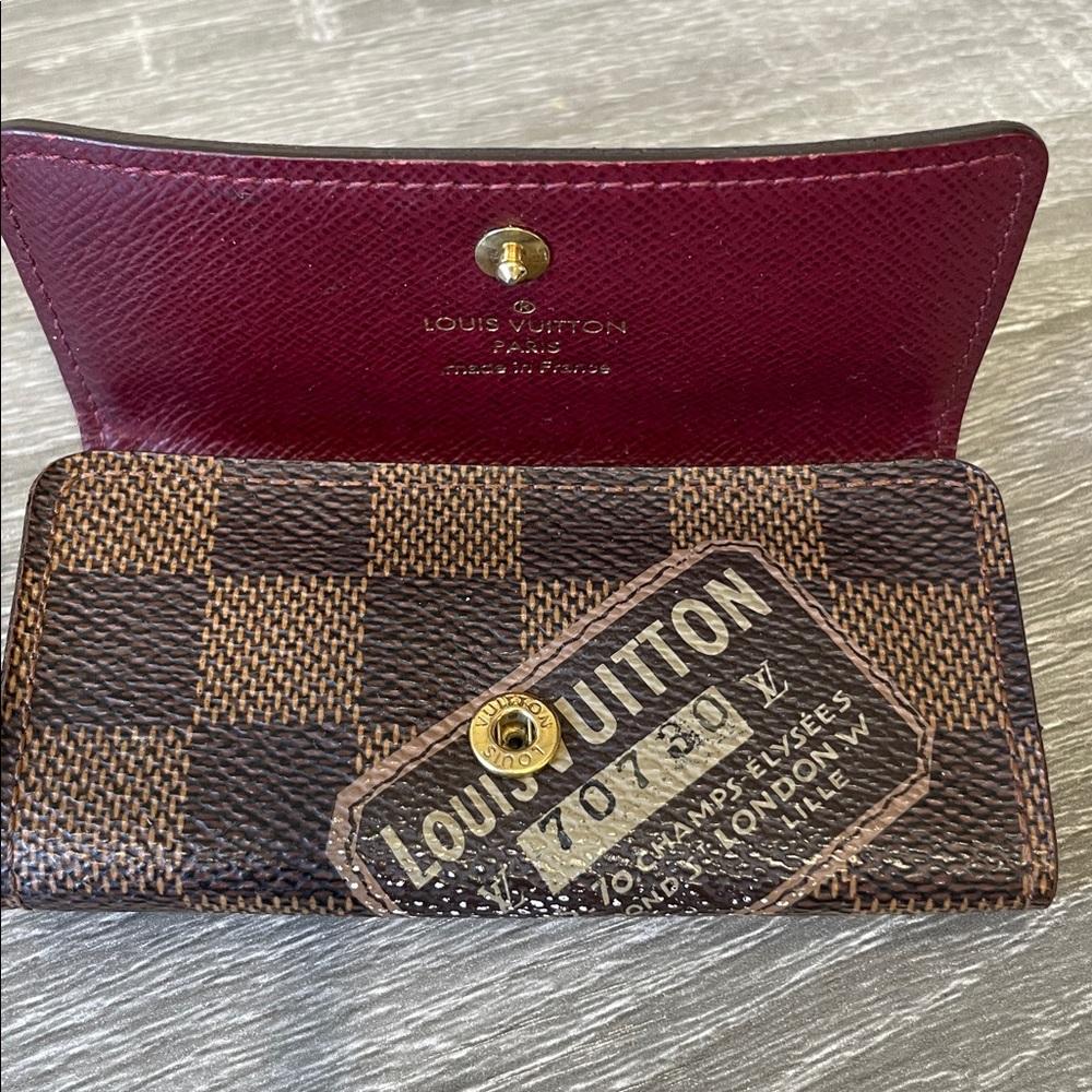 Louis Vuitton Brown Checkered Wallet with Burgundy Interior - Picture 2 of 4